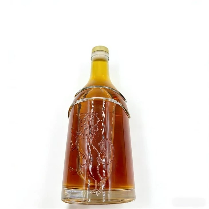 Heritage Lion Relief Brandy Glass Bottle factory